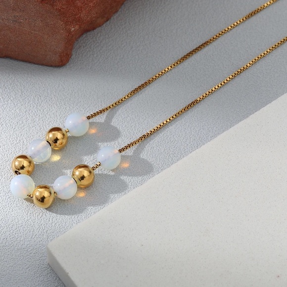 ◾️18K Gold Plated Round Opal Natural Stone Necklace - Picture 2 of 5